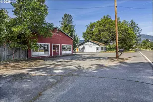 8622 E Evans Creek Rd, Rogue River, OR 97537 - Photo 19