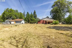 8622 E Evans Creek Rd, Rogue River, OR 97537 - Photo 13