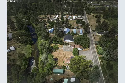 8622 E Evans Creek Rd, Rogue River, OR 97537 - Photo 5