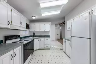 32580 Tide Creek Rd, Deer Island, OR 97054 - Photo 7