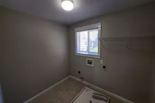 573 E 13th Pl, Lafayette, OR 97127 - Photo 17