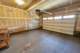 573 E 13th Pl, Lafayette, OR 97127 - Photo 11