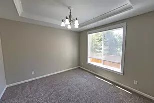 573 E 13th Pl, Lafayette, OR 97127 - Photo 5