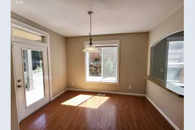 573 E 13th Pl, Lafayette, OR 97127 - Photo 9