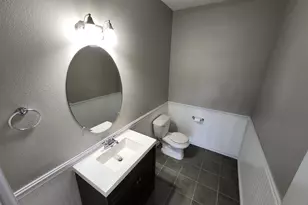 573 E 13th Pl, Lafayette, OR 97127 - Photo 5