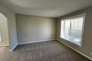 573 E 13th Pl, Lafayette, OR 97127 - Photo 3
