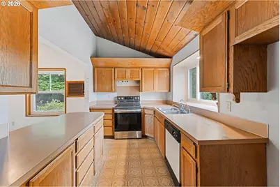 2460 S Dogwood St, Cornelius, OR 97113 - Photo 11