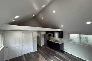1425 Pine St, Florence, OR 97439 - Photo 11