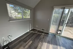 1425 Pine St, Florence, OR 97439 - Photo 9