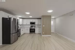 601 W 1st St, Newberg, OR 97132 - Photo 3