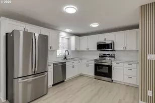 601 W 1st St, Newberg, OR 97132 - Photo 7