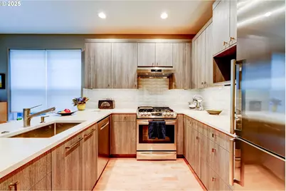 502 NE Knott St, Portland, OR 97212 - Photo 19