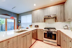 502 NE Knott St, Portland, OR 97212 - Photo 17