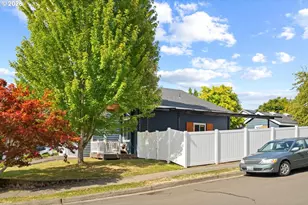 352 SE 68th Ave, Hillsboro, OR 97123 - Photo 43