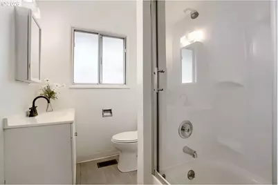 17101 SE Market St, Portland, OR 97233 - Photo 7