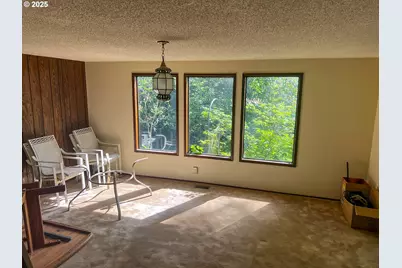 645 Kingswood Ave, Eugene, OR 97405 - Photo 13