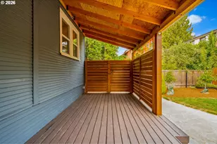 2307 NE Everett St, Portland, OR 97232 - Photo 33