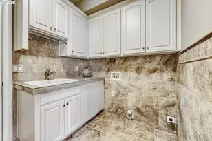 11075 SW Cabot St, Beaverton, OR 97005 - Photo 21