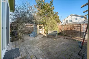 1915 Heitzman Way, Eugene, OR 97402 - Photo 27