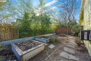 1915 Heitzman Way, Eugene, OR 97402 - Photo 33