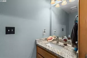 10722 SE Lexington St, Portland, OR 97266 - Photo 27