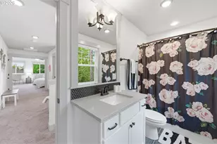 1024 NE Going St, Portland, OR 97211 - Photo 33