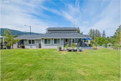 208 NW Lewisburg Ave, Corvallis, OR 97330 - Photo 11