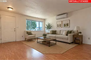 211 Valley Ct, Sutherlin, OR 97479 - Photo 3