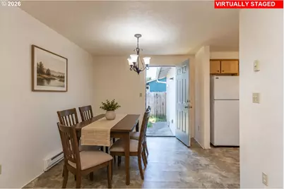 211 Valley Ct, Sutherlin, OR 97479 - Photo 7