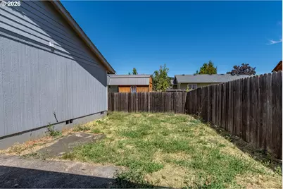 211 Valley Ct, Sutherlin, OR 97479 - Photo 25