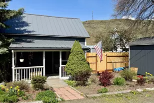 103 W 4th St, Wallowa, OR 97885 - Photo 3