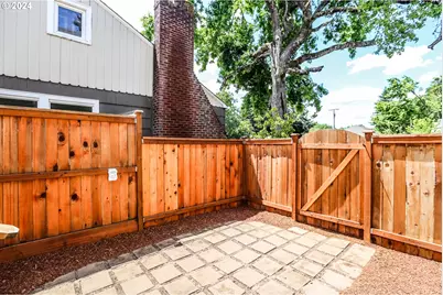 381 9th St, Springfield, OR 97477 - Photo 35