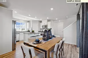 674 Merriott Ln, Woodburn, OR 97071 - Photo 9