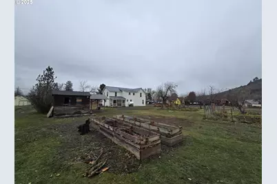 203 N Alder St, Wallowa, OR 97885 - Photo 27