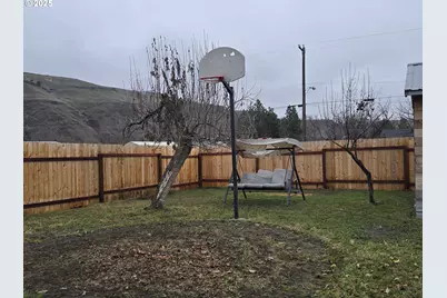 203 N Alder St, Wallowa, OR 97885 - Photo 25