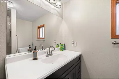 605 SE 166th Pl, Portland, OR 97233 - Photo 21