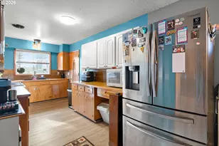 605 SE 166th Pl, Portland, OR 97233 - Photo 9