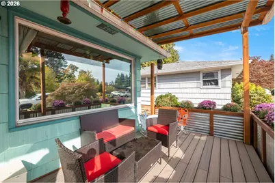 605 SE 166th Pl, Portland, OR 97233 - Photo 3