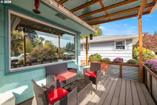 605 SE 166th Pl, Portland, OR 97233 - Photo 3