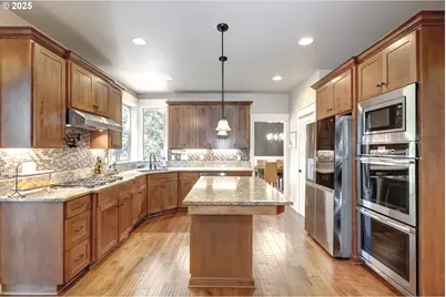 9361 NW Murlea Ln, Portland, OR 97229 - Photo 11