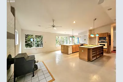 614 Hassett St, Brookings, OR 97415 - Photo 19