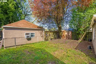 1731 NE Liberty St, Portland, OR 97211 - Photo 21