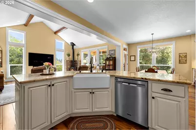 102 NW 164th St, Ridgefield, WA 98642 - Photo 9