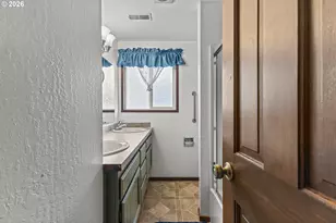 2521 Delores Ln, North Bend, OR 97459 - Photo 31