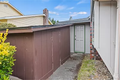 2521 Delores Ln, North Bend, OR 97459 - Photo 35