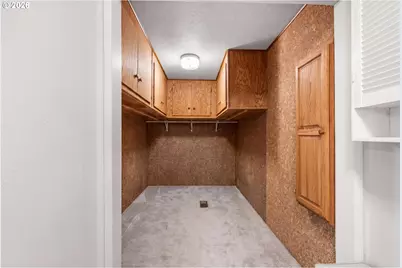 810 S Columbia Dr, Woodburn, OR 97071 - Photo 17