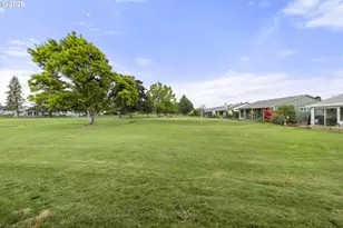 810 S Columbia Dr, Woodburn, OR 97071 - Photo 25