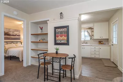 512 W Center St, Roseburg, OR 97471 - Photo 33