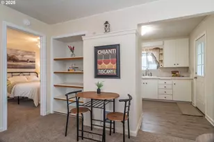 512 W Center St, Roseburg, OR 97471 - Photo 33