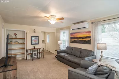 512 W Center St, Roseburg, OR 97471 - Photo 31